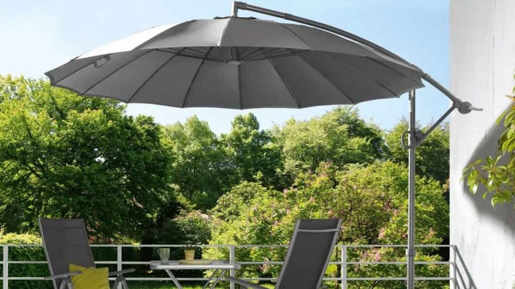 Sonnenschirme sind out – Lidl verkauft jetzt den Gartenhit 2026 für unter 10 Euro