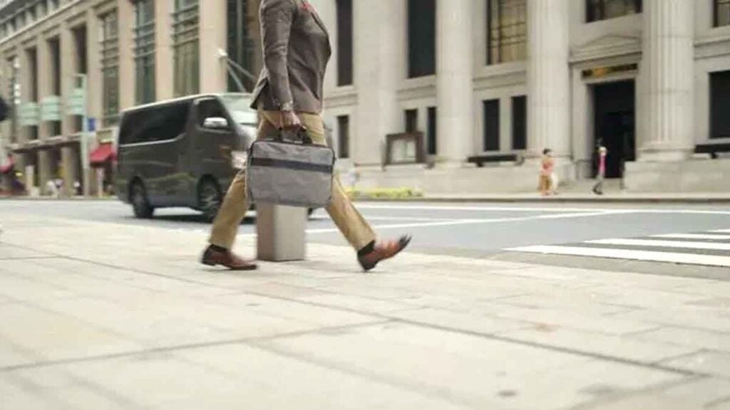 Warum ein 10-minütiger Spaziergang nach dem Mittagessen den Blutzuckerspiegel stärker beeinflusst, als du denkst